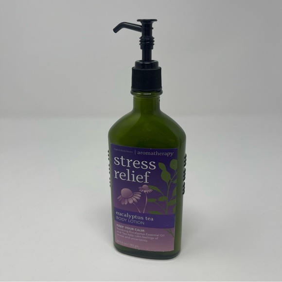 Bath & Body Works Aromatherapy Stress Relief Eucalyptus Tea Lotion 6.5 oz./192ml - Picture 1 of 3